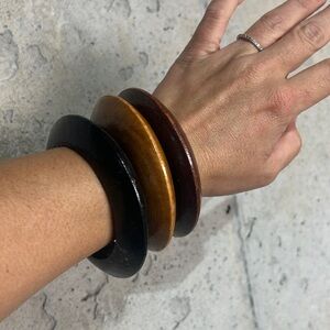 Vintage 70s wooden bangles black tan brown set of 3